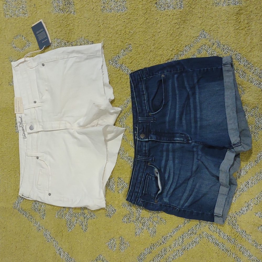 Lot of 2 universal threads summer shorts size women's 16 jeans shorts blue white